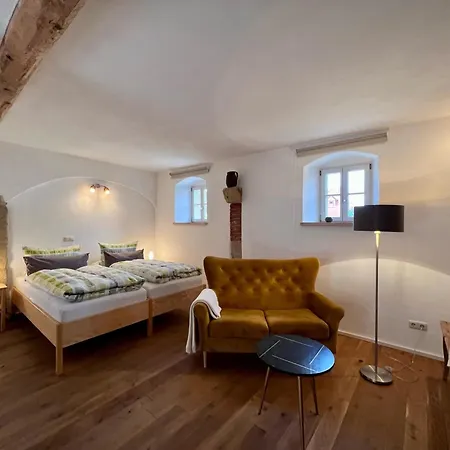 Residenz Nr.6 *